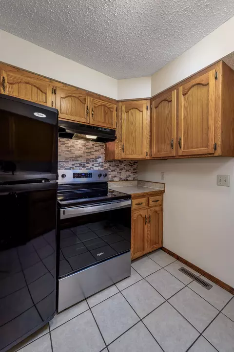 3139 W Village Ln, Springfield, MO 65807 photo 12