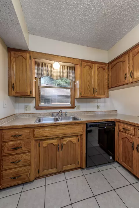 3139 W Village Ln, Springfield, MO 65807 photo 11