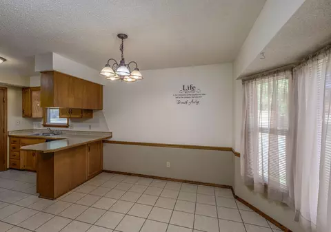 3139 W Village Ln, Springfield, MO 65807 photo 10