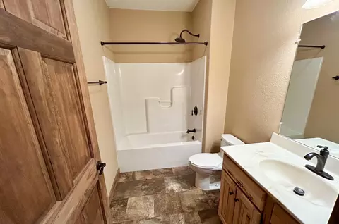Bath - 12153 Y, Birch Tree, MO 65438 photo 3 of 3