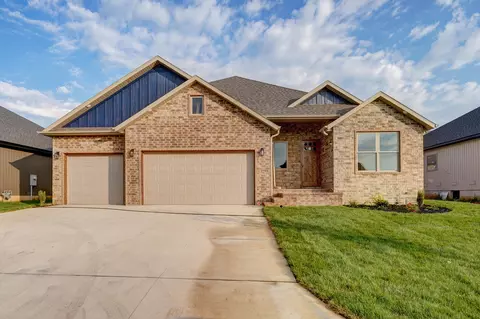 2983 W Teton Dr, Springfield, MO 65810