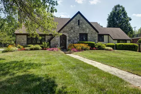 1056 E University St, Springfield, MO 65807
