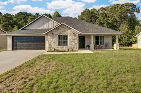2405 Deatherage Ave, West Plains, MO 65775
