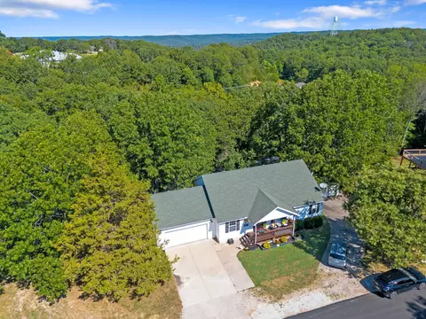 187 Johnson Way Ln, Kimberling City, MO 65686