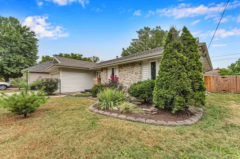2336 S Kickapoo Ave, Springfield, MO 65804