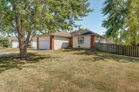 4060 W Ridgeview St, Battlefield, MO 65619 photo 2