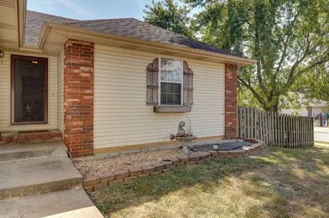 4060 W Ridgeview St, Battlefield, MO 65619 photo 4