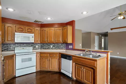 4060 W Ridgeview St, Battlefield, MO 65619 photo 11