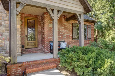 808 E Donegal Cir, Nixa, MO 65714 photo 2