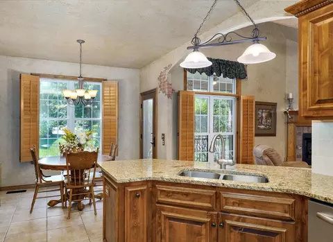 808 E Donegal Cir, Nixa, MO 65714 photo 11