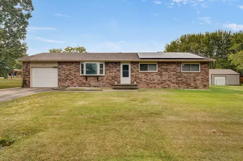 1207 Sherri Jane Ln, Aurora, MO 65605
