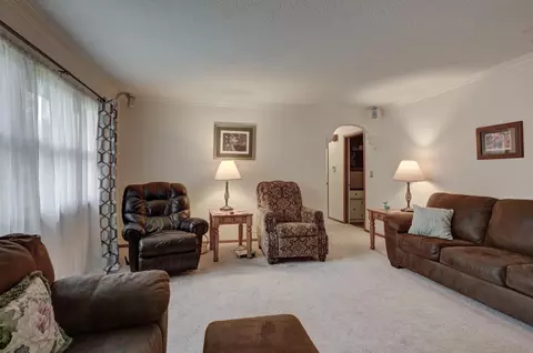 121 Circle Dr, Monett, MO 65708 photo 4