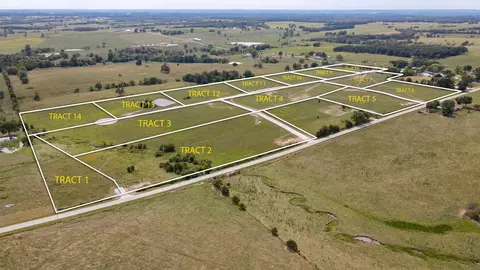 4 State Highway Ee, Elkland, MO 65644