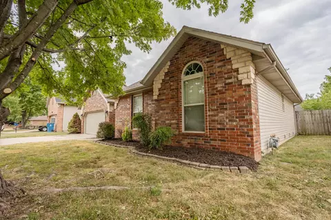 1304 W Maplewood St, Springfield, MO 65807 photo 4