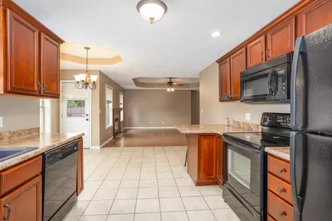1304 W Maplewood St, Springfield, MO 65807 photo 12