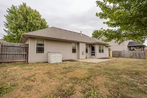 1304 W Maplewood St, Springfield, MO 65807 photo 22