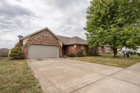 1304 W Maplewood St, Springfield, MO 65807 photo 2