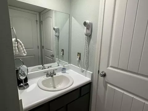 Bath - 38 Lantern Bay Ln #1, Branson, MO 65616 photo 4 of 4
