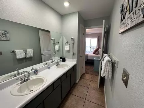 Bath - 38 Lantern Bay Ln #1, Branson, MO 65616 photo 2 of 4
