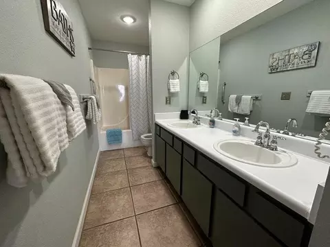 Bath - 38 Lantern Bay Ln #1, Branson, MO 65616 photo 1 of 4