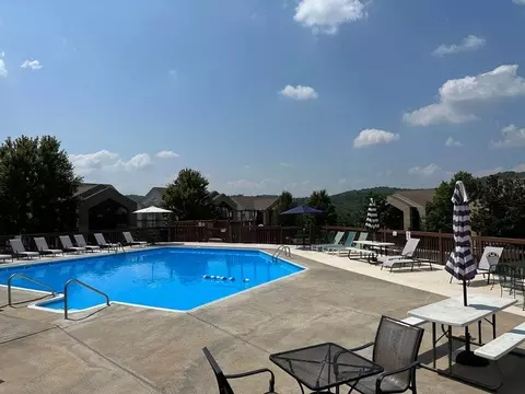 Exterior - 38 Lantern Bay Ln #1, Branson, MO 65616 photo 4 of 6