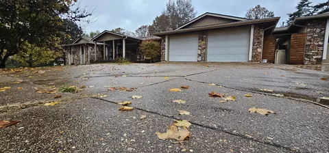 425 Farrell St, West Plains, MO 65775