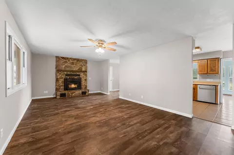352 Scenic Dr, Forsyth, MO 65653