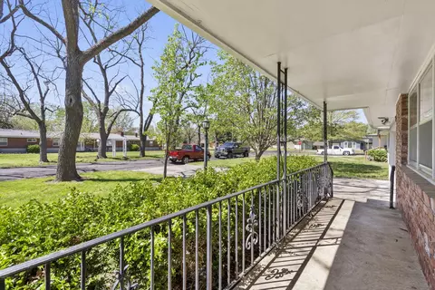 513 Grand Ave, Monett, MO 65708 photo 2
