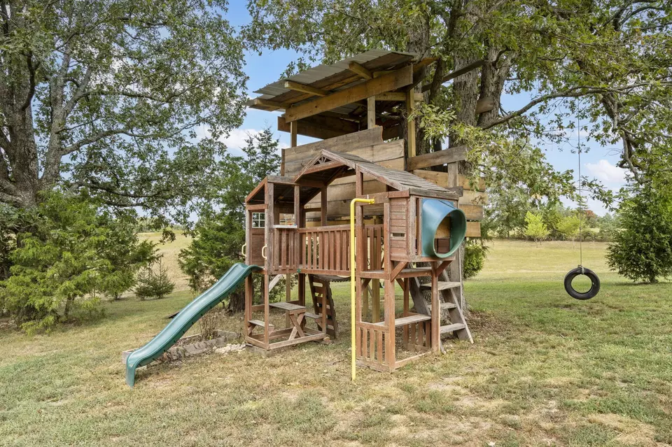 Exterior - 107 Lemming Rd, Sparta, MO 65753 photo 9 of 12