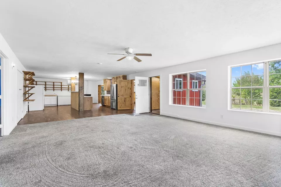 Living - 107 Lemming Rd, Sparta, MO 65753 photo 1 of 4