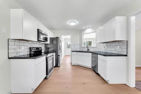 3526 W Cardinal Dr, Springfield, MO 65810 photo 8