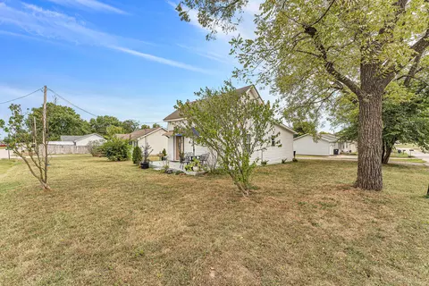 Exterior - 1104 N Oak, Buffalo, MO 65622 photo 5 of 6