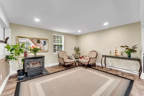 Living - 1104 N Oak, Buffalo, MO 65622 photo 1 of 1