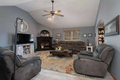 4142 W Watkins St, Springfield, MO 65802 photo 9