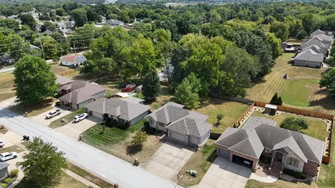 4142 W Watkins St, Springfield, MO 65802 photo 4