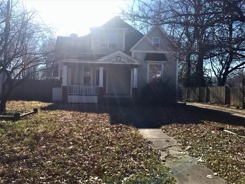 630 W State St, Springfield, MO 65806