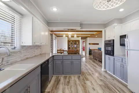 Kitchen - 8954 Lawrence 2226, Monett, MO 65708 photo 4 of 4