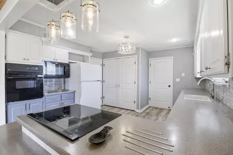 Kitchen - 8954 Lawrence 2226, Monett, MO 65708 photo 1 of 4