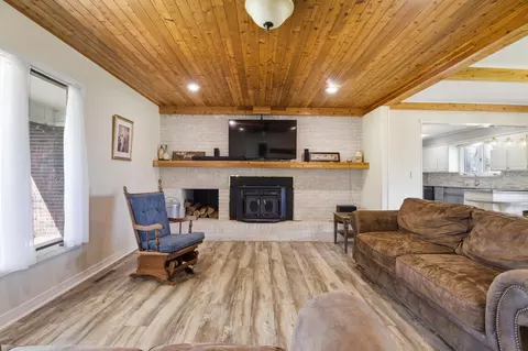 Living - 8954 Lawrence 2226, Monett, MO 65708 photo 2 of 5