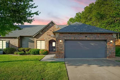 1750 W Bennett St #4B, Springfield, MO 65807