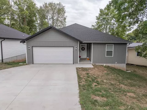 945 W Linwood St, Springfield, MO 65807