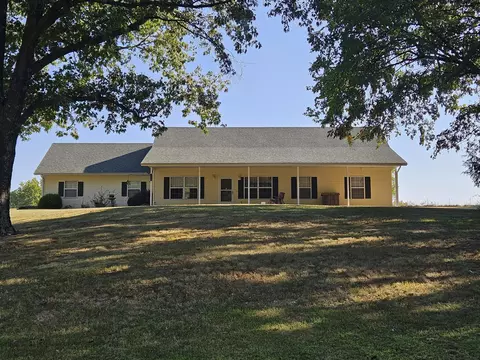 16427 Farm Road 2007, Aurora, MO 65605