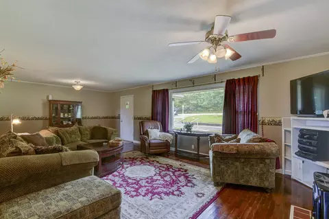Living - 14228 Us-160, Forsyth, MO 65653 photo 3 of 4