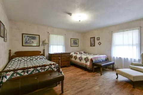 Bedroom - 14228 Us-160, Forsyth, MO 65653 photo 3 of 6