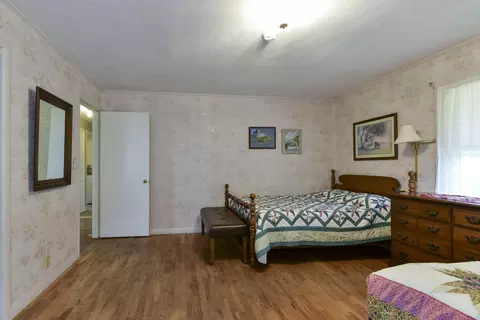 Bedroom - 14228 Us-160, Forsyth, MO 65653 photo 5 of 6