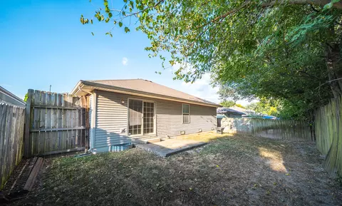 Exterior - 1628 E Adams St, Springfield, MO 65803 photo 7 of 9