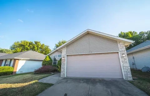 Exterior - 1628 E Adams St, Springfield, MO 65803 photo 2 of 9