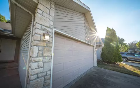 Exterior - 1628 E Adams St, Springfield, MO 65803 photo 5 of 9