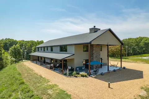 10 Roll Top Cir, Cape Fair, MO 65624