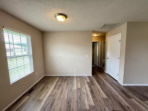 5610 W Sugar Pine Dr, Springfield, MO 65802 photo 11
